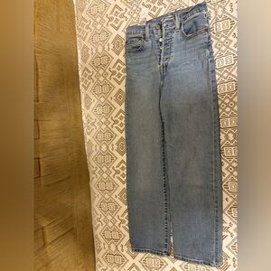 Levi Strauss&Co Blue women’s Jeans-Ribcage Straight Ankle.Vintage Trendy.Size 24